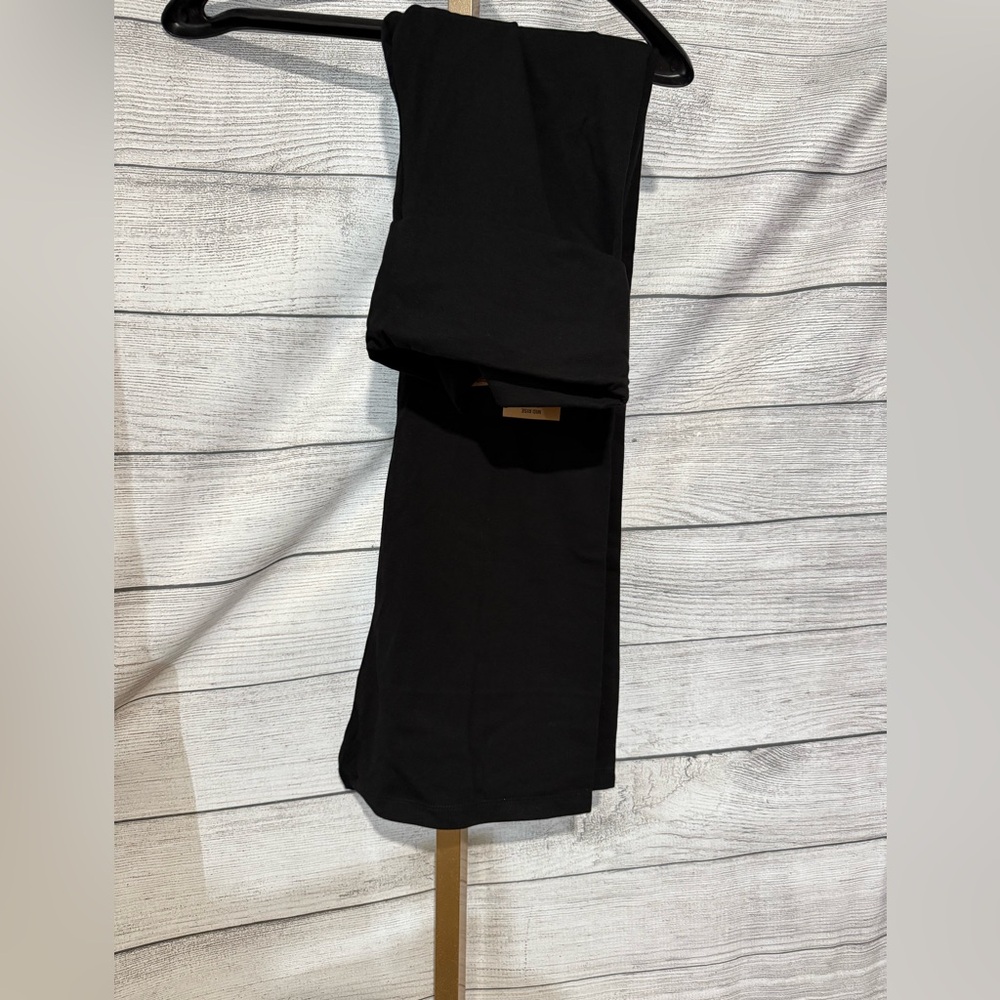 Victoria’s Secret PINK mid rise food over flare black size L